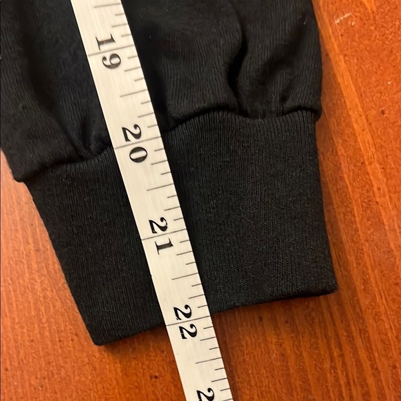 Broken Promises Long Sleeve Graphic Tee Medium Black - Picture 8 of 10